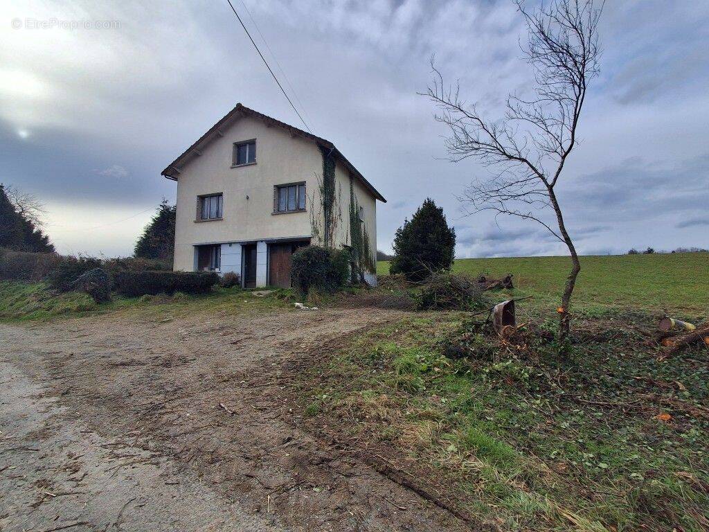 Maison à CHATEAUNEUF-LA-FORET