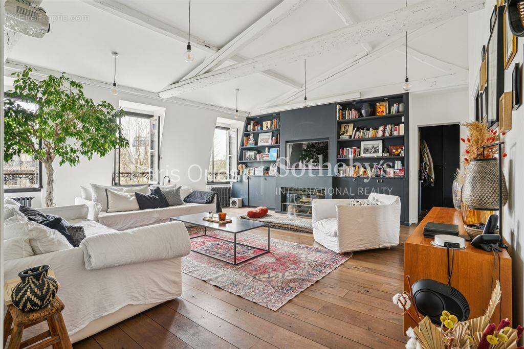 Appartement à NEUILLY-SUR-SEINE