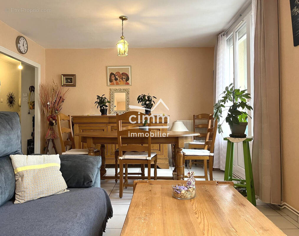 Appartement à FONTAINE