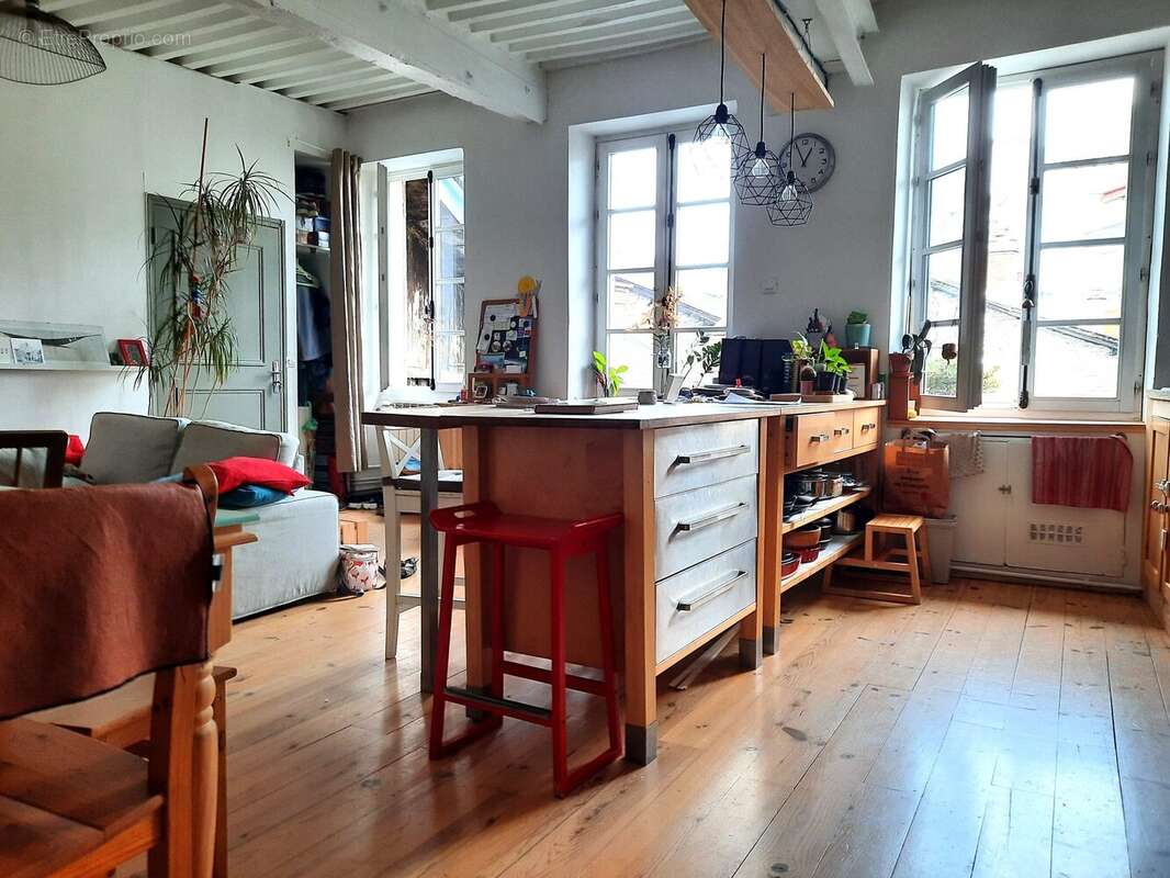 Appartement 85 m² à Chambery  - photo 2