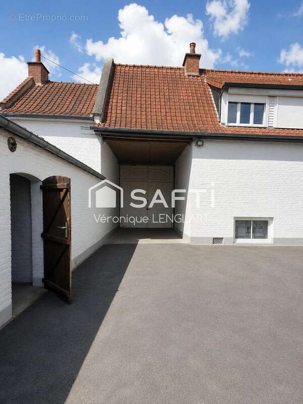 Maison 118 m² à La Neuville  - photo 2