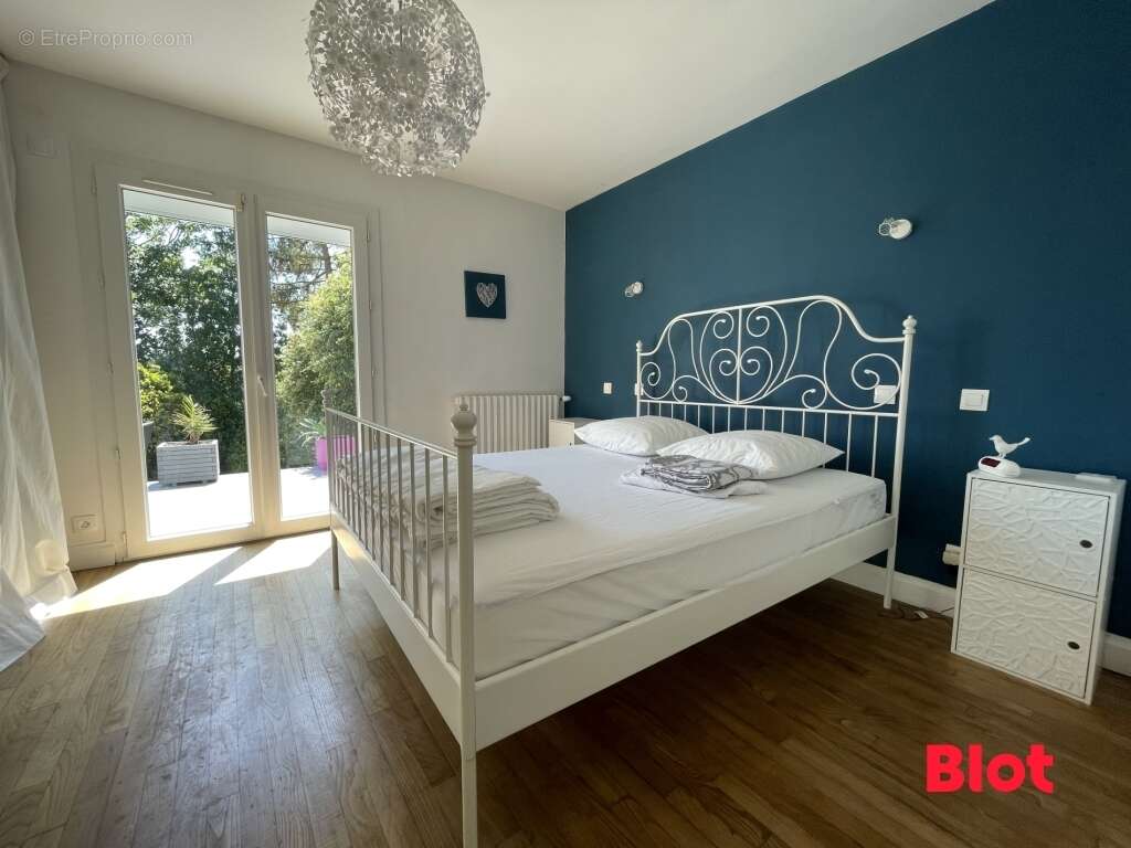 Maison 168 m² à Saint-Meloir-Des-Ondes  - photo 7