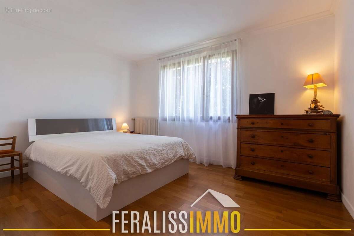 Maison à VAUX-SUR-SEINE