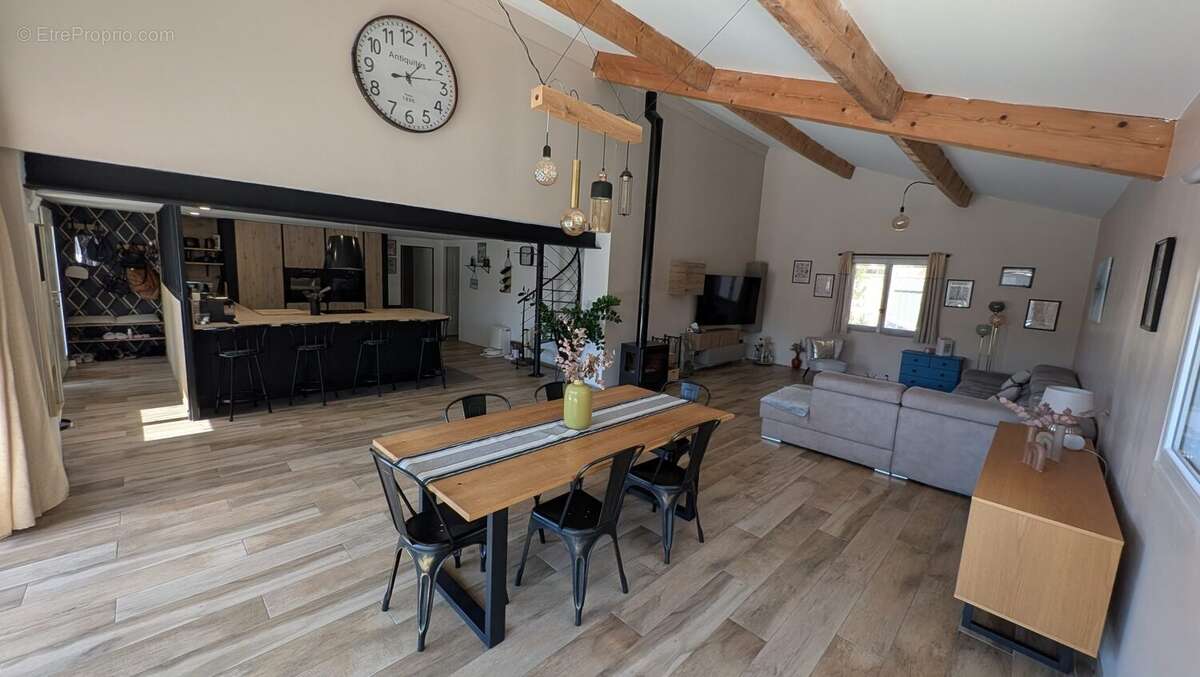 Maison à MORIERES-LES-AVIGNON