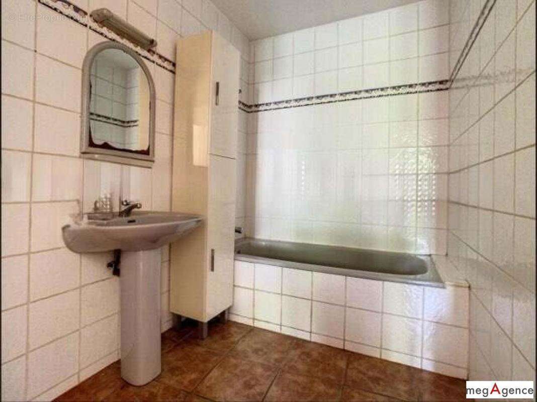 Maison à SAINT-ANDRE-DE-VALBORGNE