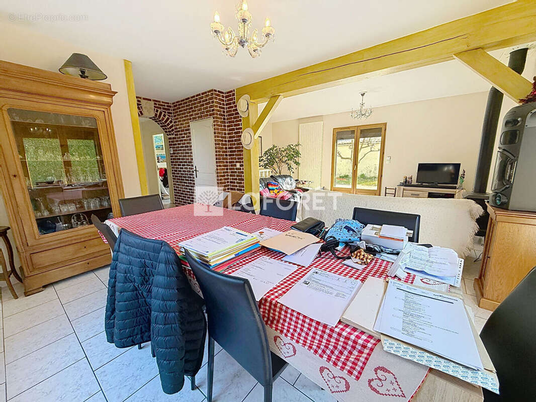 Maison à SAINT-ETIENNE-DU-ROUVRAY