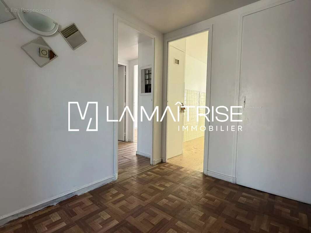 Appartement 77 m² à Marseille-5e  - photo 3