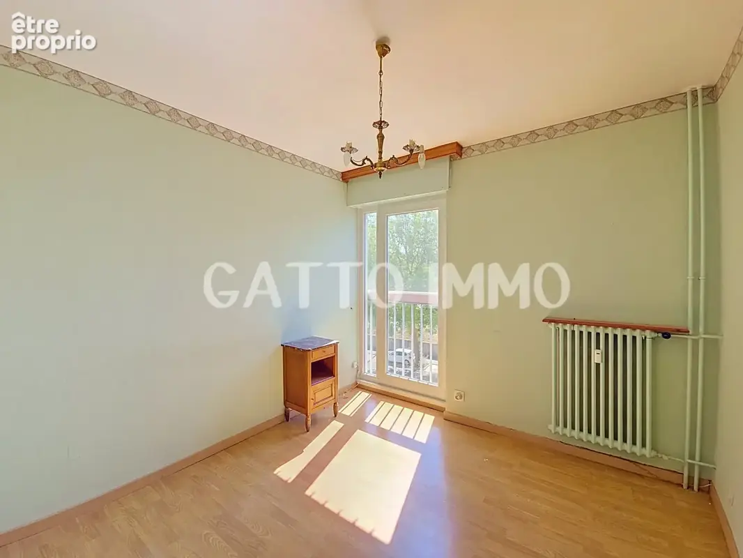 Appartement de 100m2 // 3 ch // cave // 1 place parking // av strasbourg metz - photo 10