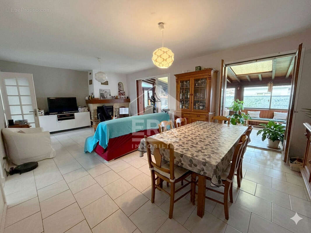 Maison à VILLENAVE-D'ORNON