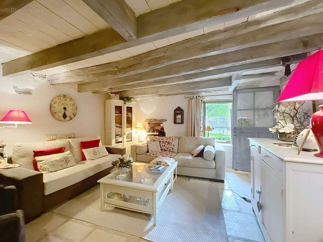 Charmante Maison de 60m² sur son Terrain de 2000m² à Valdeblore ! - photo 6