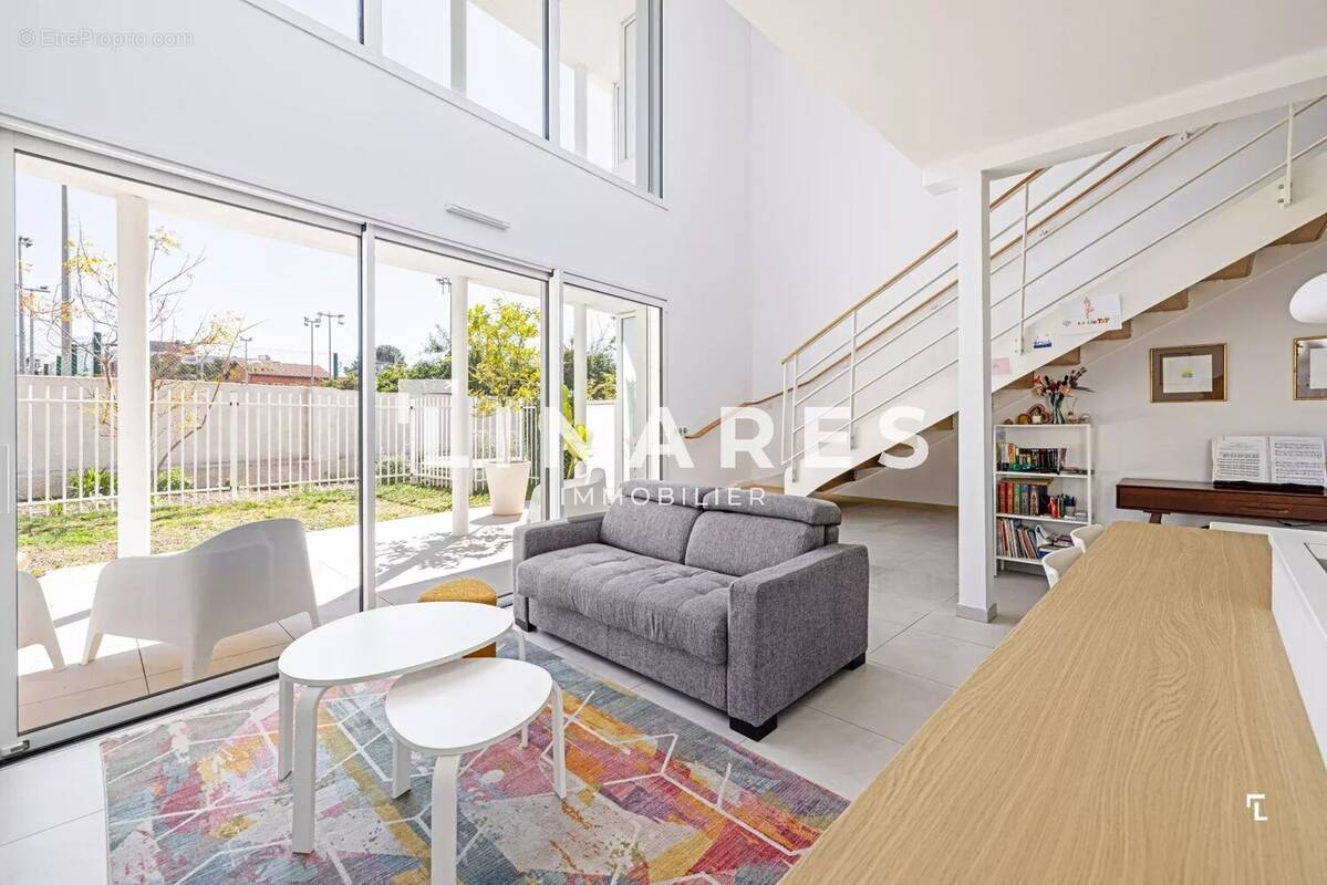 Appartement à MARSEILLE-8E