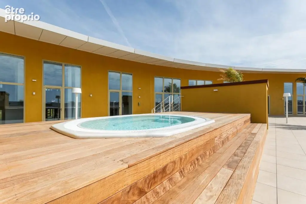 CAP D'AGDE. Village Naturiste. Duplex T3 en Rooftop avec Piscine, Jacuzzis et Garage Privatif - photo 7