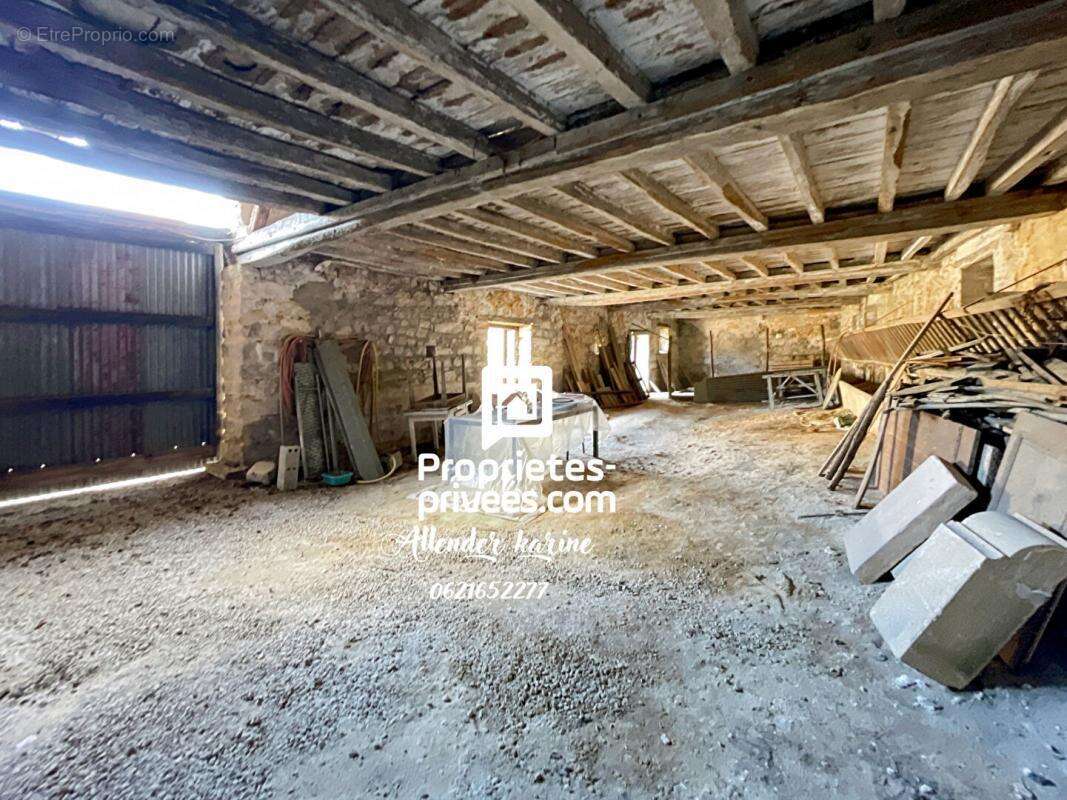 Maison à VILLENEUVE-L&#039;ARCHEVEQUE