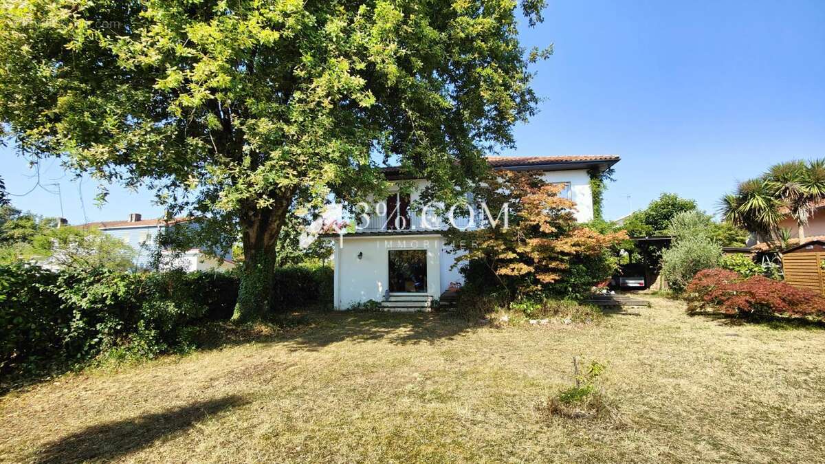 Maison à SAINT-PIERRE-DU-MONT