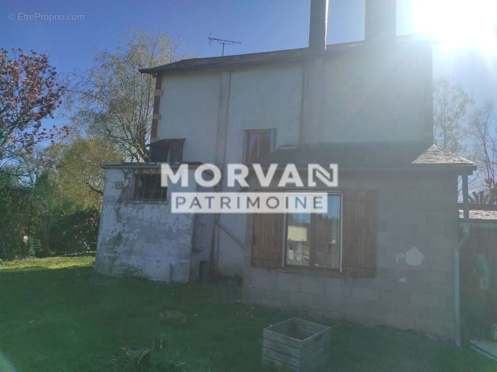 Maison à OUROUX-EN-MORVAN