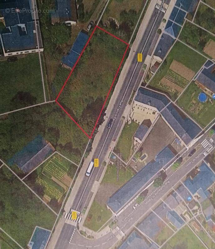 Terrain à NEUFCHATEL-EN-SAOSNOIS