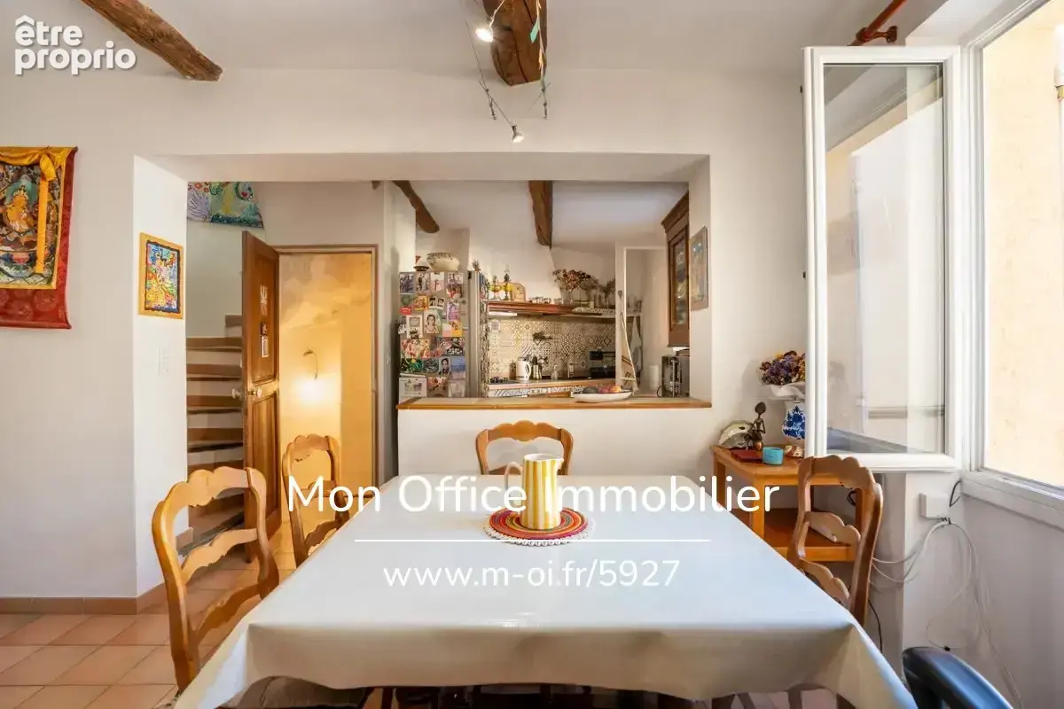 Référence : 7409-SKA - Maison de village avec une terrasse, deux garages et deux caves - photo 6