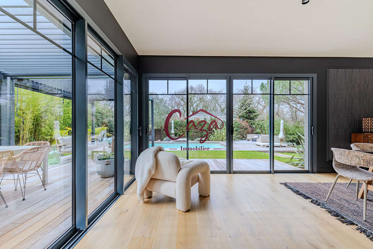 Villa Contemporaine - 7 pièce(s) 245 m2 - photo 4