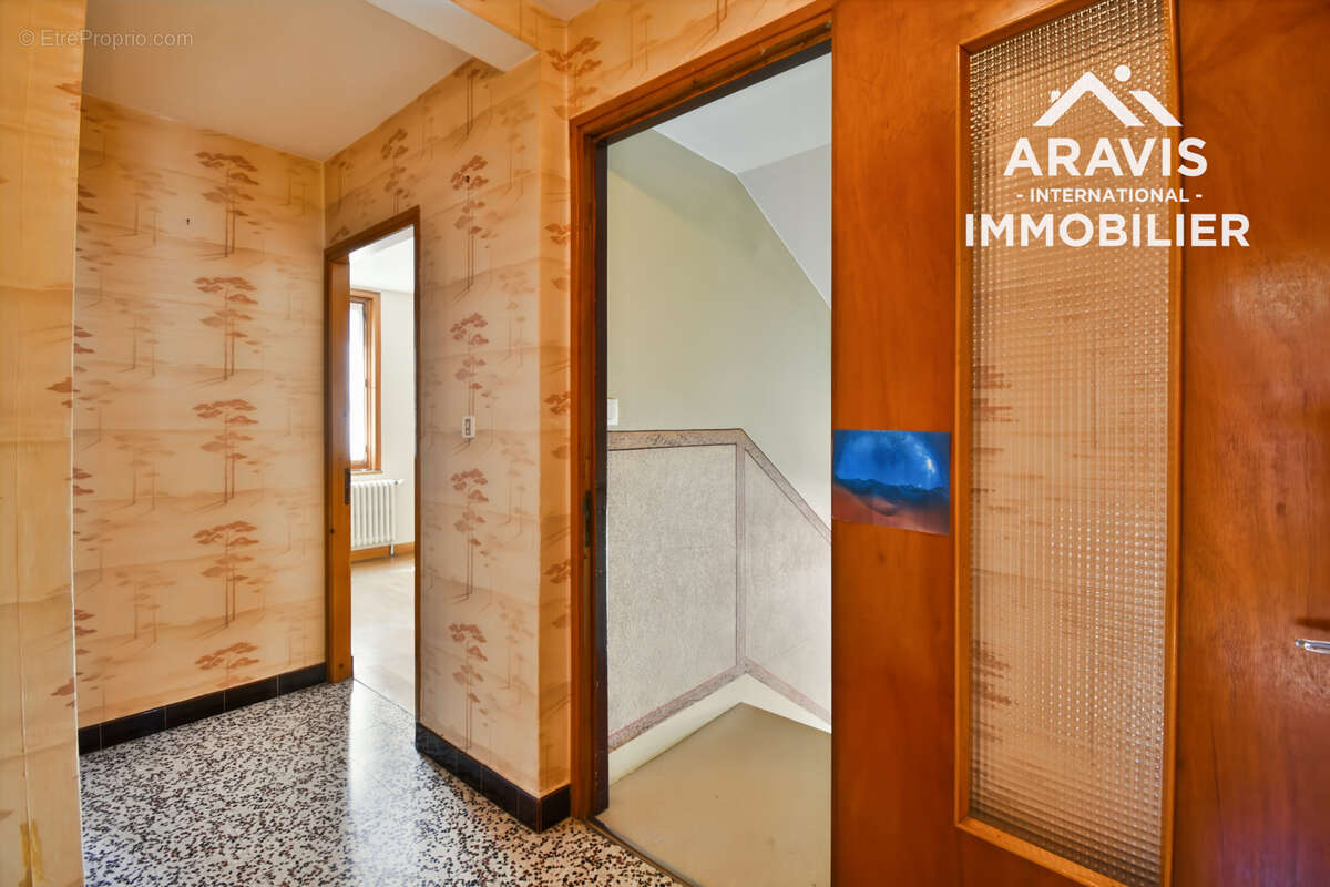 Maison lumineuse avec 6 chambres - photo 16