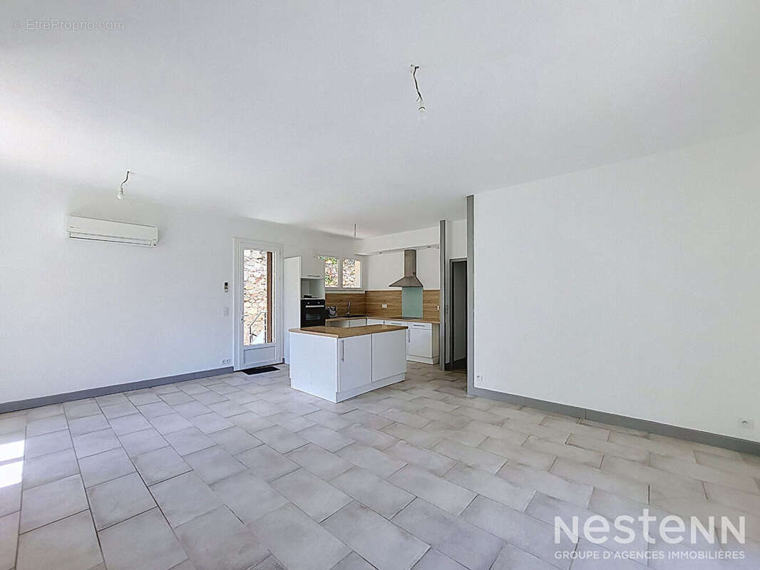 A Vendre Maison de 80 m² sur sous-sol de 68 m² avec garages et jardin proche du centre de Condom - photo 7