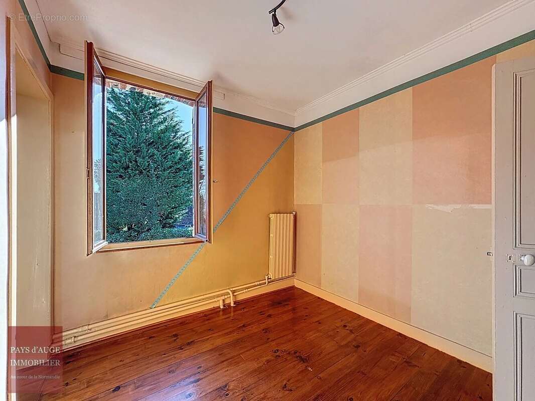 Maison à CASTILLON-EN-AUGE