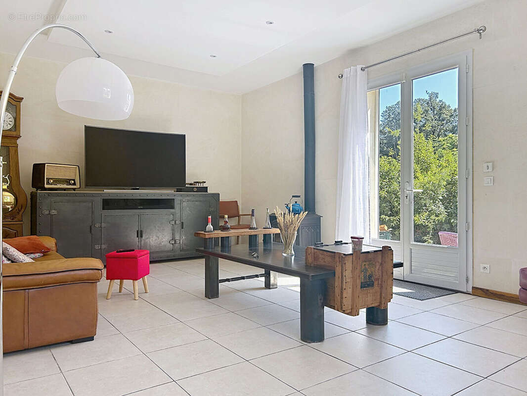 Maison Rochefort Du Gard 7 pièce(s) 300 m2 - photo 4