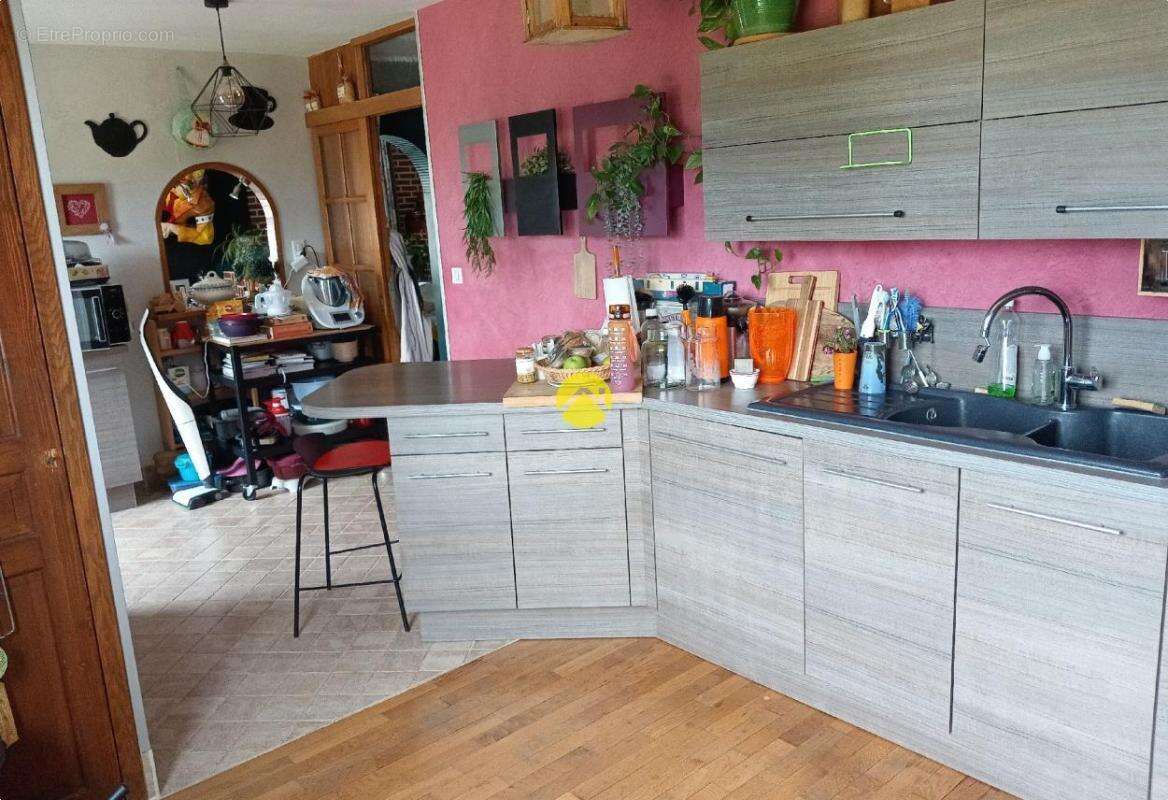2 maisons et grands garages - photo 6