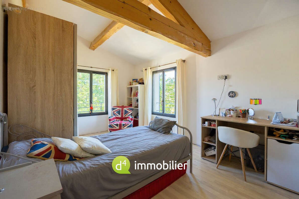 Maison à LA FARE-LES-OLIVIERS