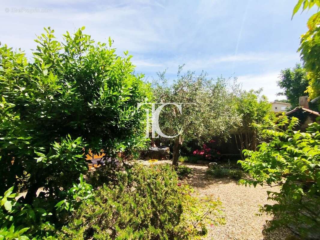 Exclusivité  authentique maison de hameau en pierre avec deux jardins attenants * car port * 10 minuters des commodites * - photo 25