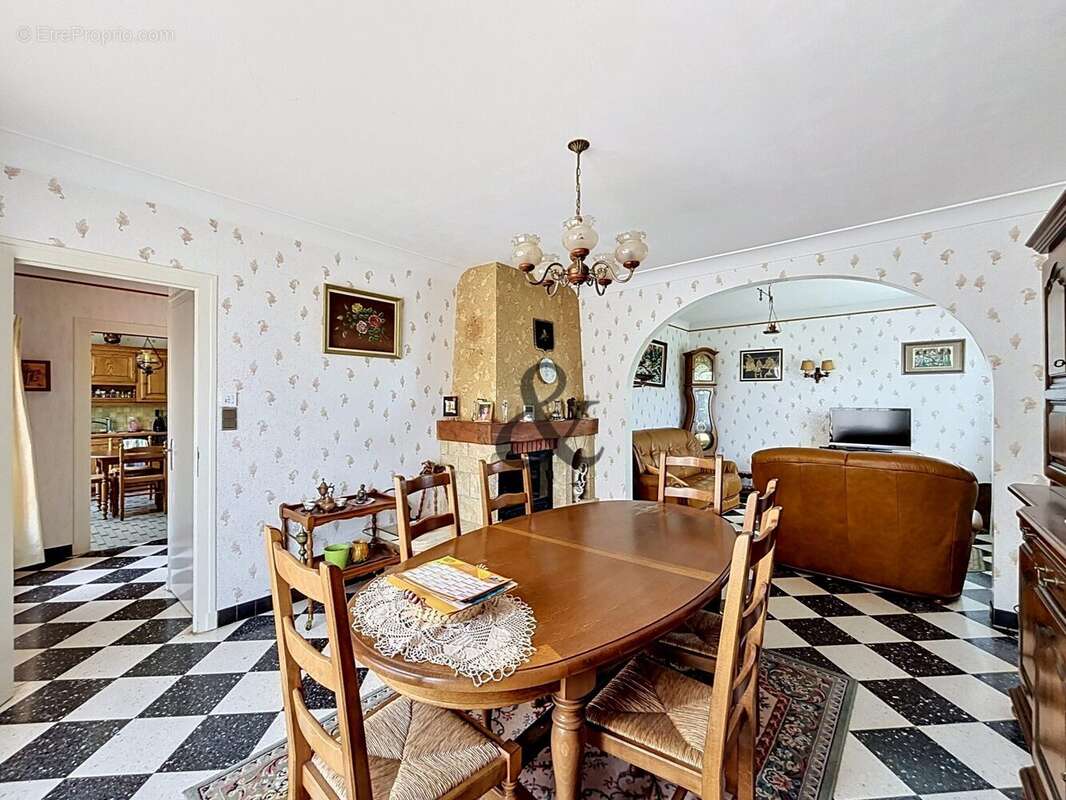 Maison à SAINT-GERVAIS-LA-FORET