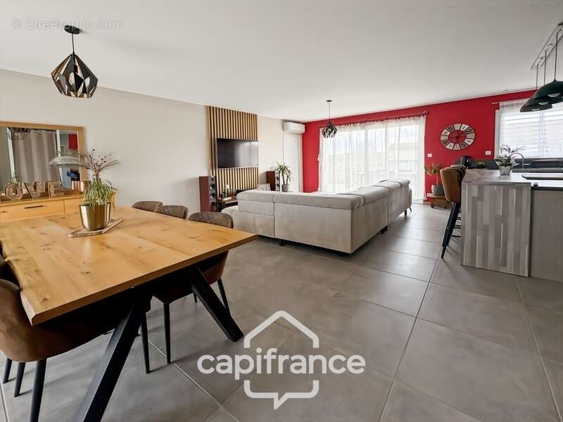 Maison à OUROUX-SUR-SAONE