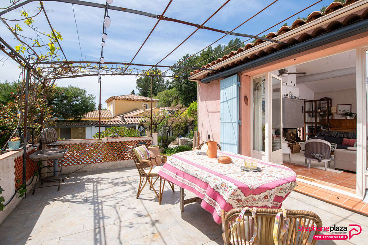 Maison à CUGES-LES-PINS