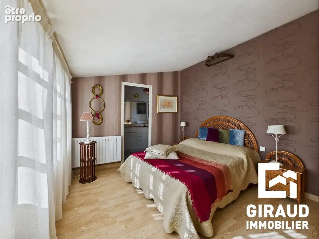 Maison 10 pièces 220 m² à vendre à Fontenay-Le-Comte (85200) - photo 7