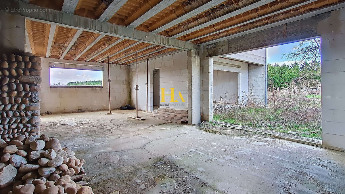 Maison à CHATEAUNEUF-SUR-ISERE