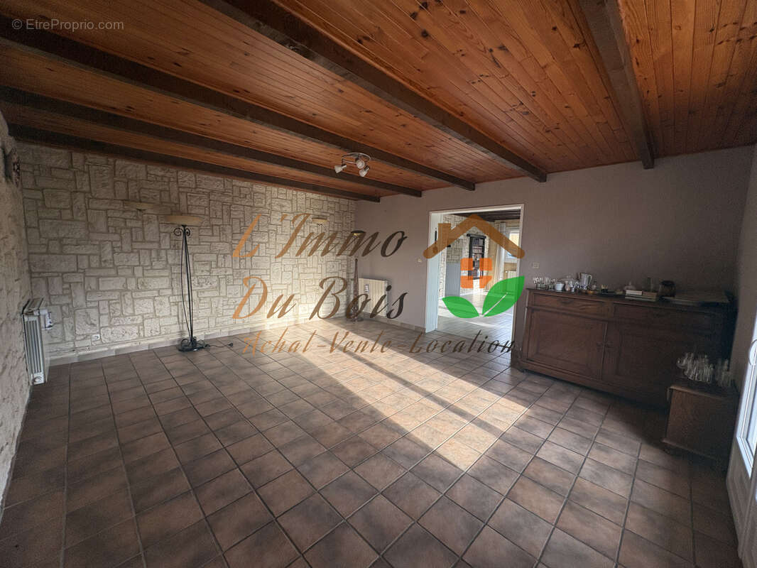 Maison individuelle de 193M2 - SAINT CLAIR DU RHÔNE - photo 9