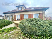 Maison à SARTROUVILLE