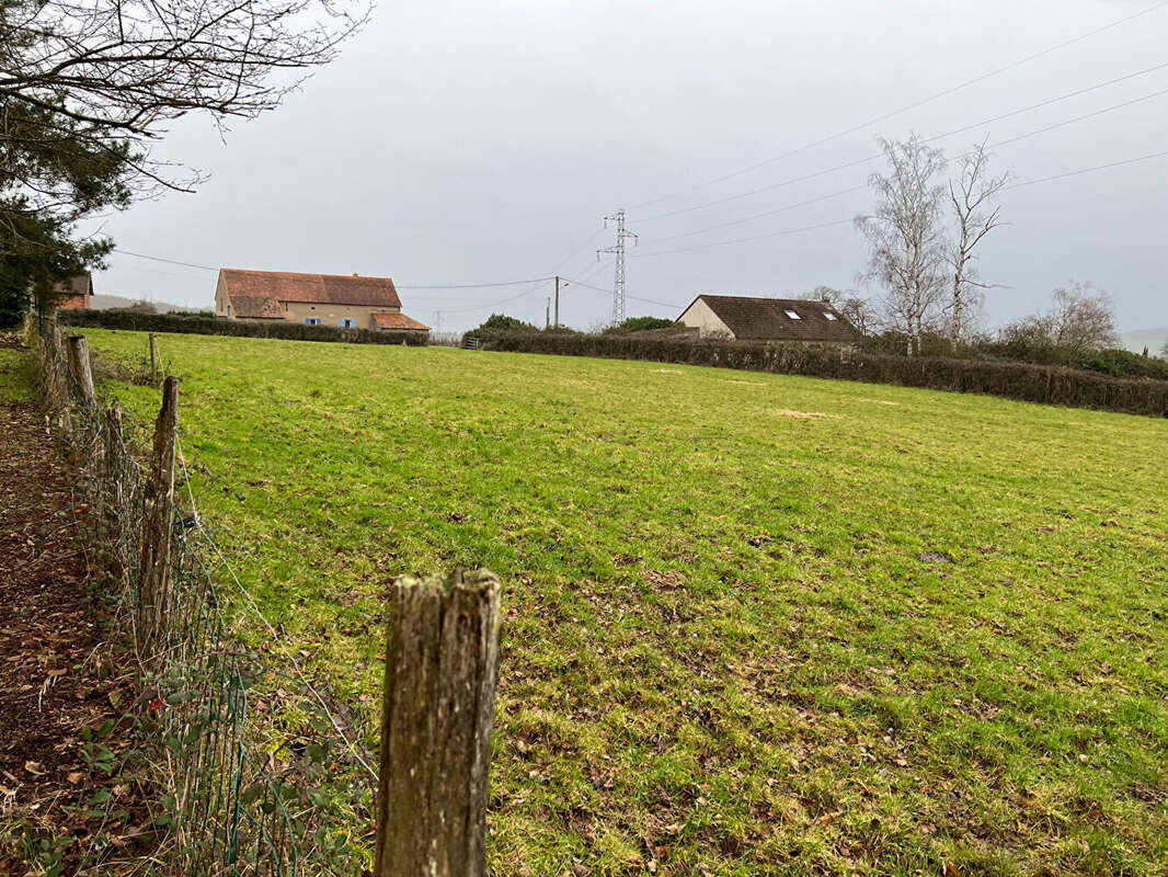 Terrain à TOULON-SUR-ARROUX