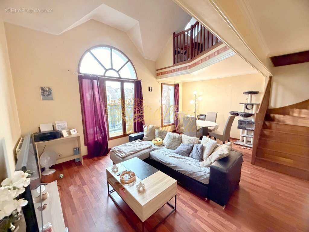 Appartement à PONTAULT-COMBAULT