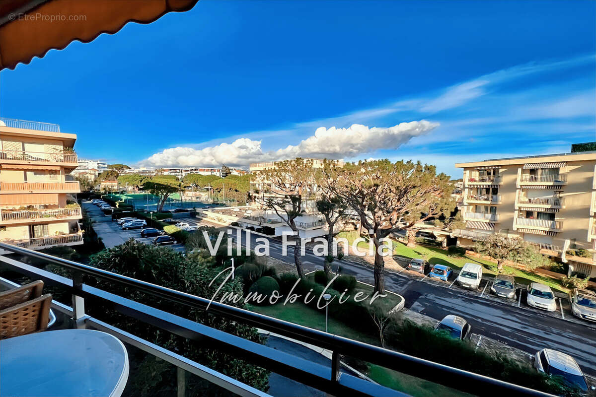 Appartement à SAINT-LAURENT-DU-VAR