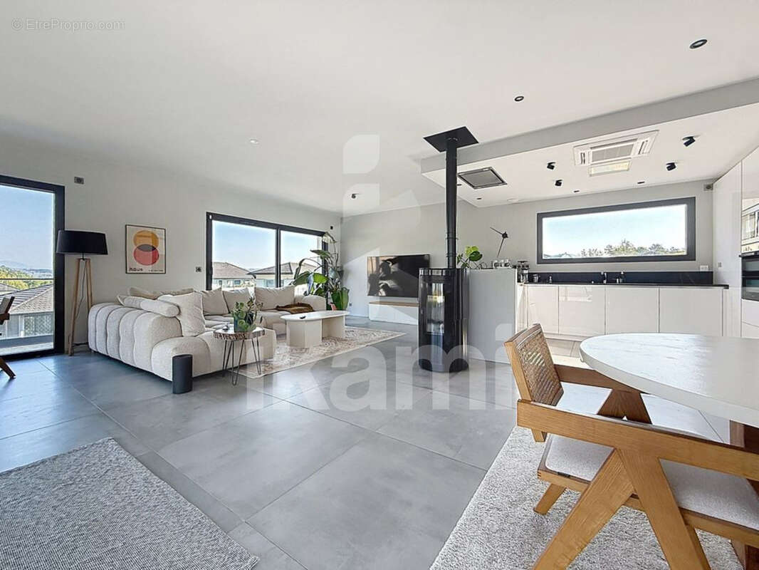 Villa contemporaine avec piscine chauffée - entre Annecy et Genève - photo 2