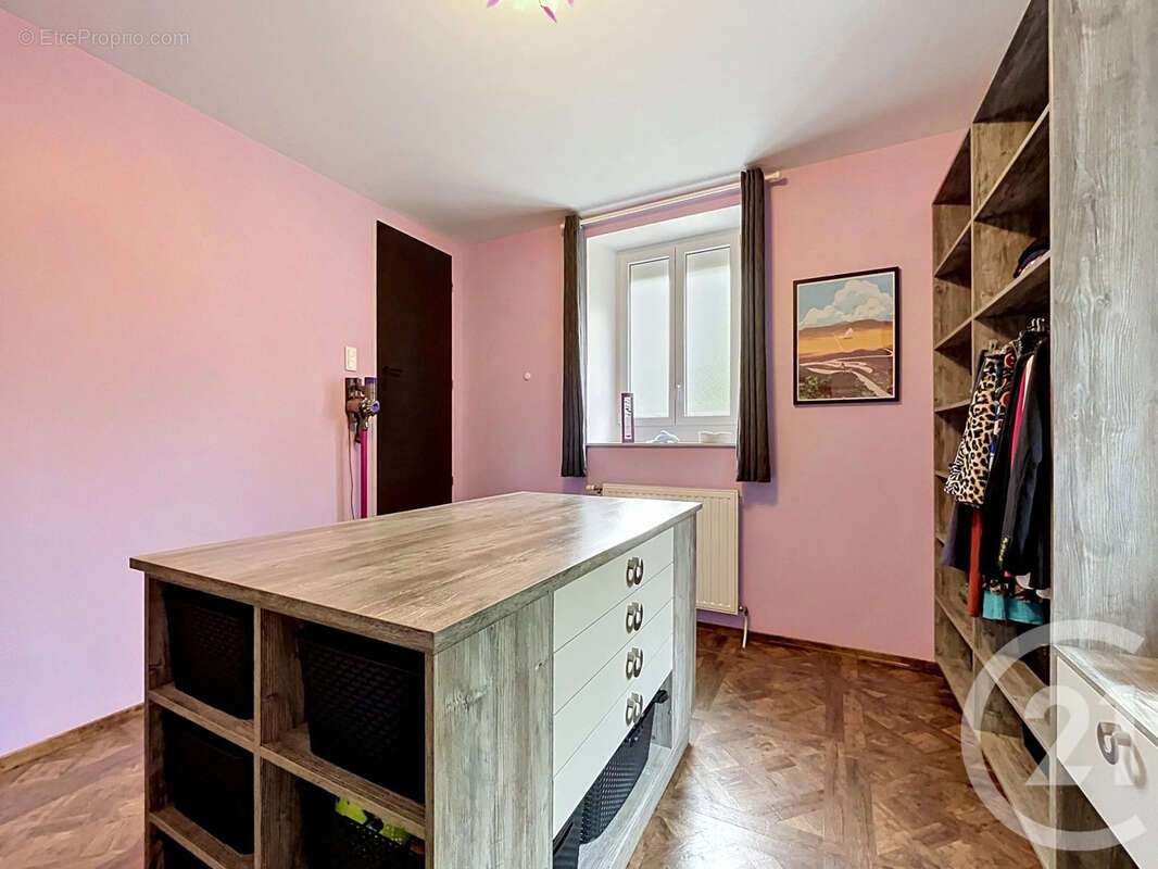 Maison 212 m² à Bains-Les-Bains  - photo 7
