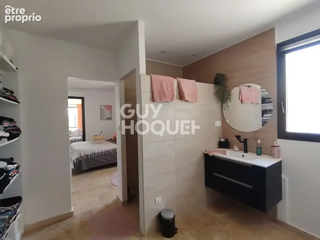 Carpentras - Maison R+1 - 279 m² (dont véranda 48 m²) - 5 chambres, 2 garages, Piscine et Forage - photo 16