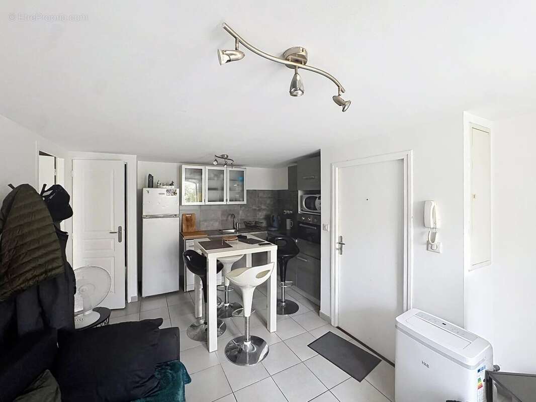 Appartement à MARSEILLE-1E