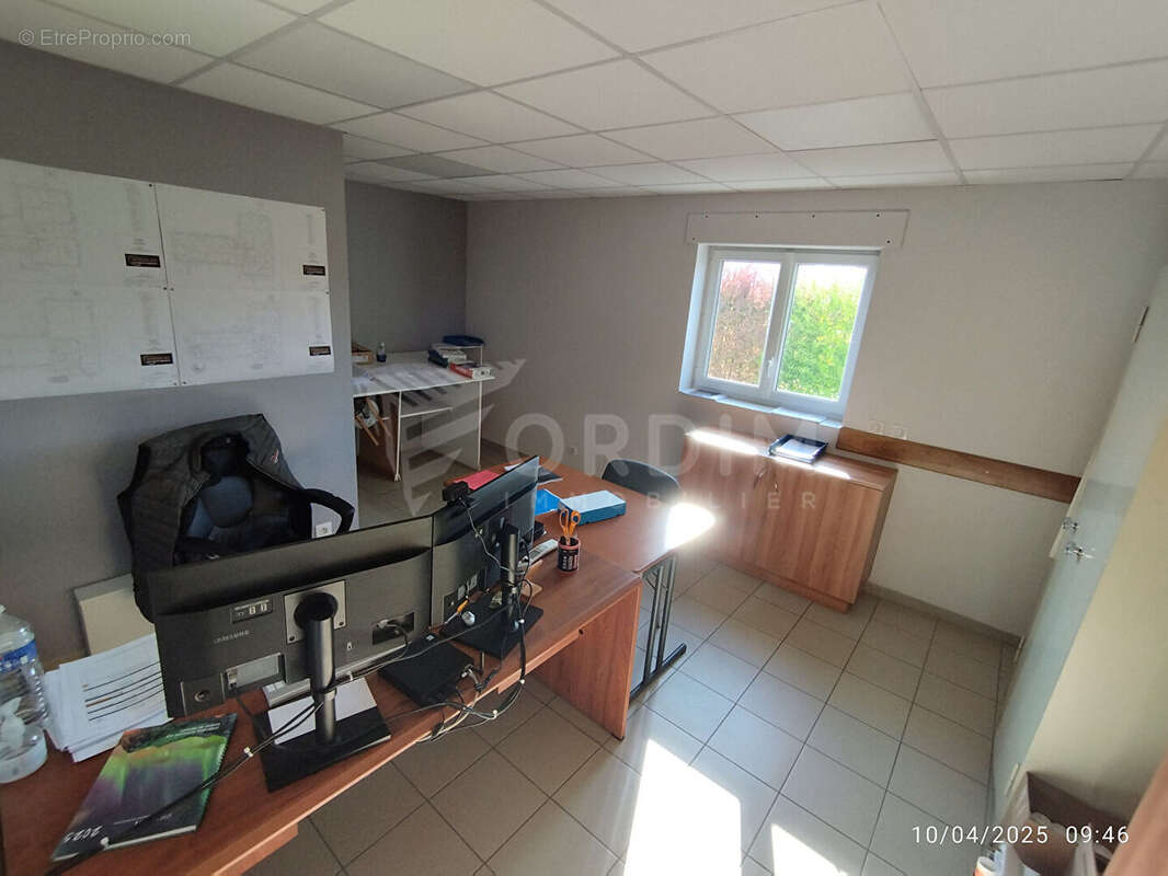Moneteau - proche sortie 19 - a6 auxerre nord - local d'activite de 520m² - photo 5