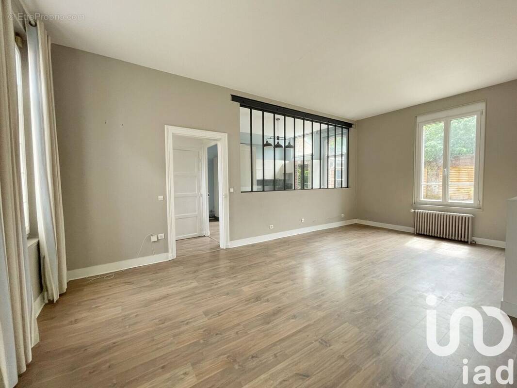 Photo 1 - Maison à COMPIEGNE