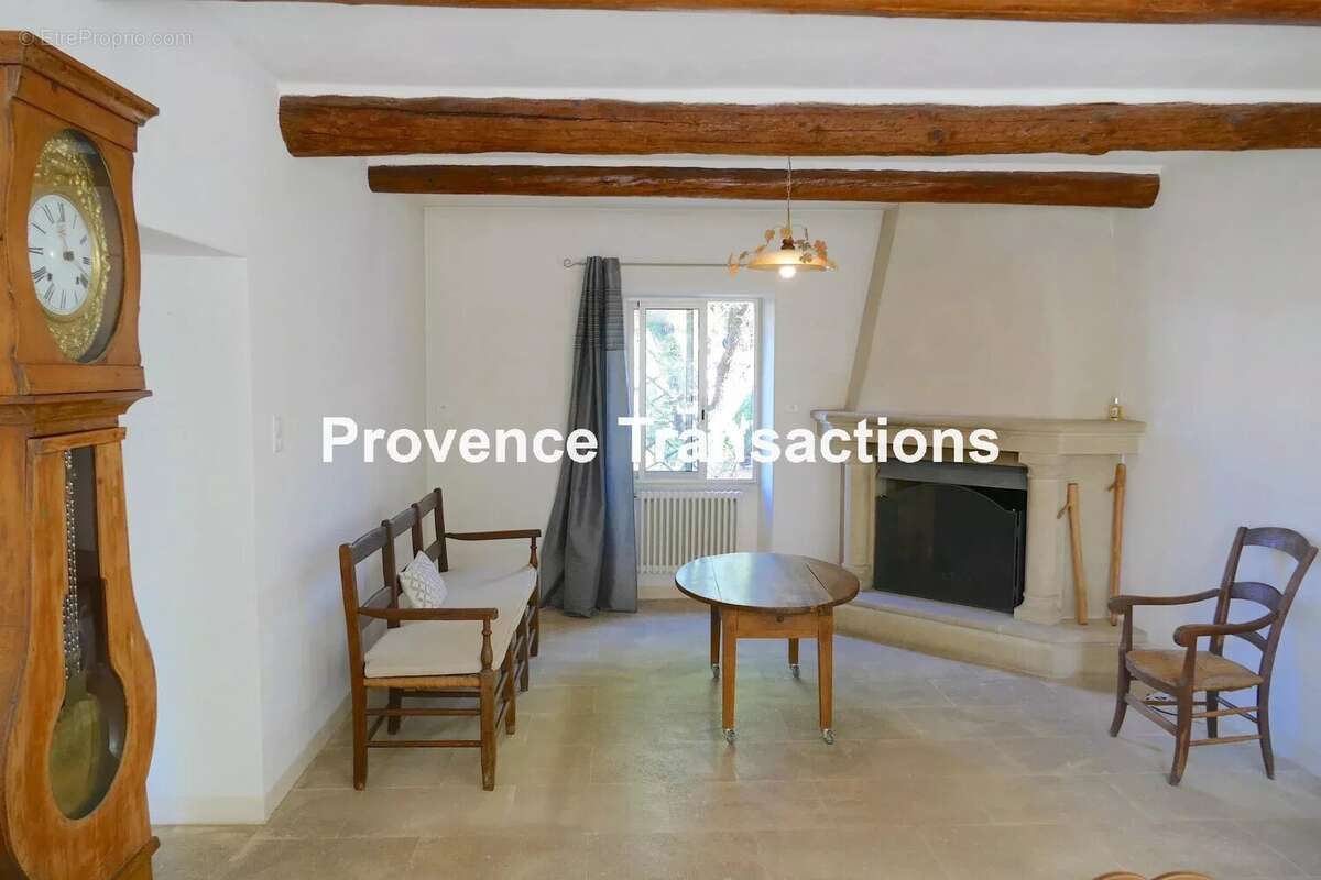 authentique mas rénové sur 2890m2 ! - photo 8