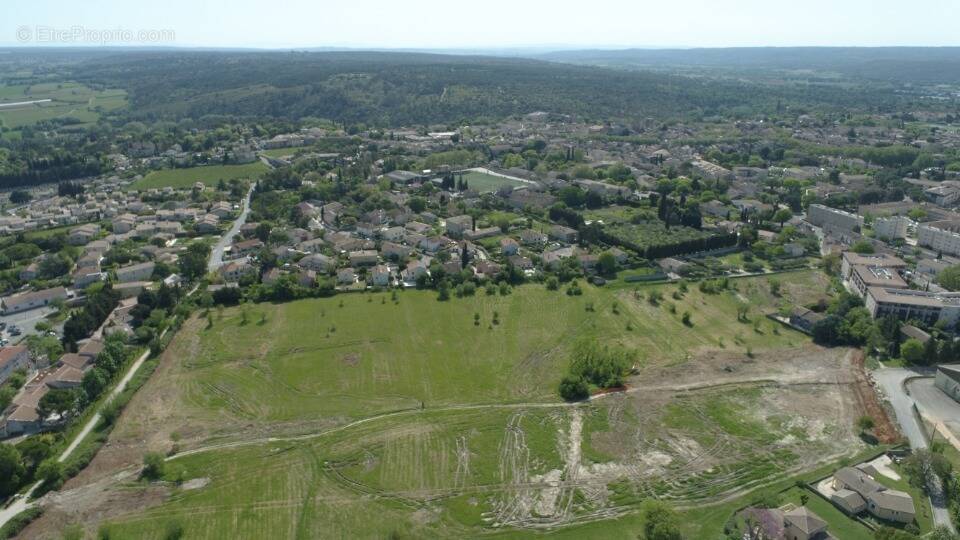 Terrain à UZES