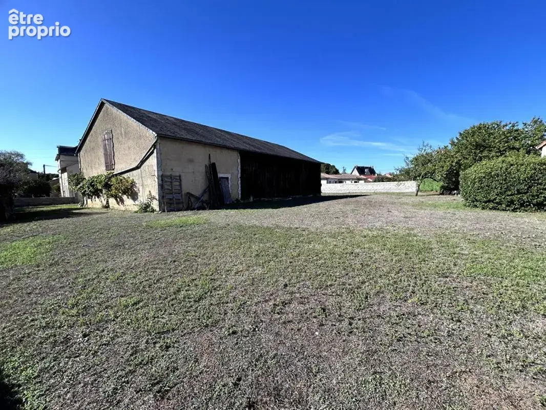 Bignoux ? terrain constructible de 1 500 m² avec 200 m² de dépendances - photo 4