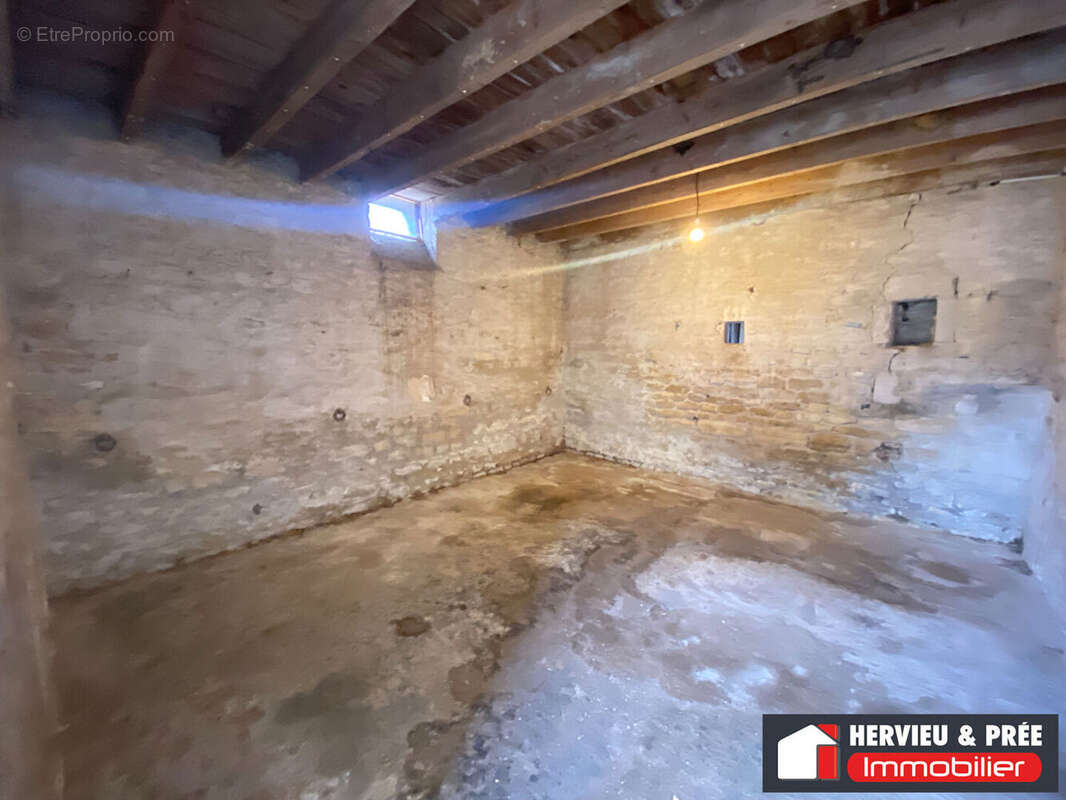 Maison ancienne - travaux a prévoir -avec dépendances - Luc-sur-Mer -- 626 m² de terrain - photo 13