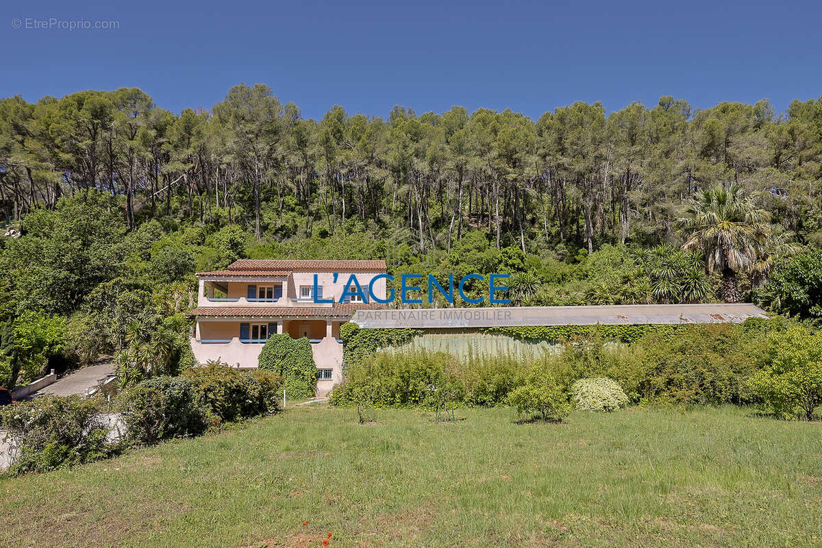 Maison à CARQUEIRANNE